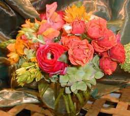 Orange spray Roses with Ranunculus